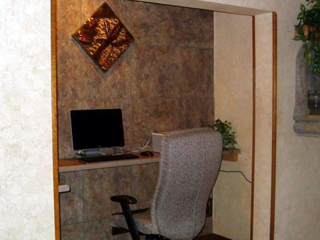 Americas Best Value Inn & Suites Ft Collins E At I-25 Fort Collins Eksteriør bilde
