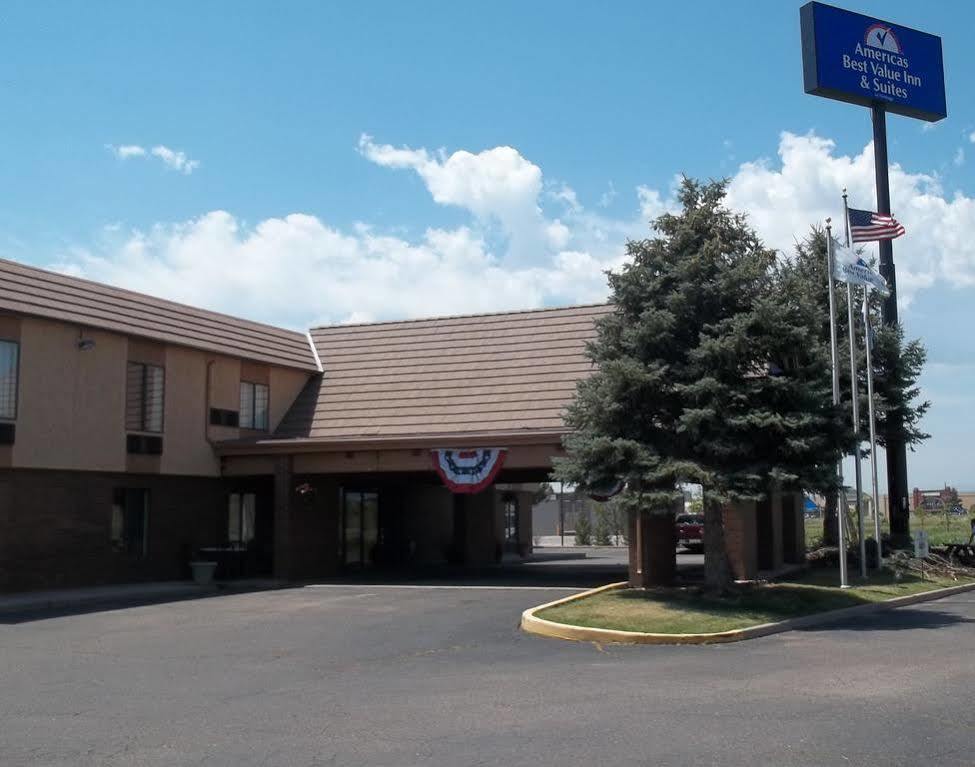 Americas Best Value Inn & Suites Ft Collins E At I-25 Fort Collins Eksteriør bilde