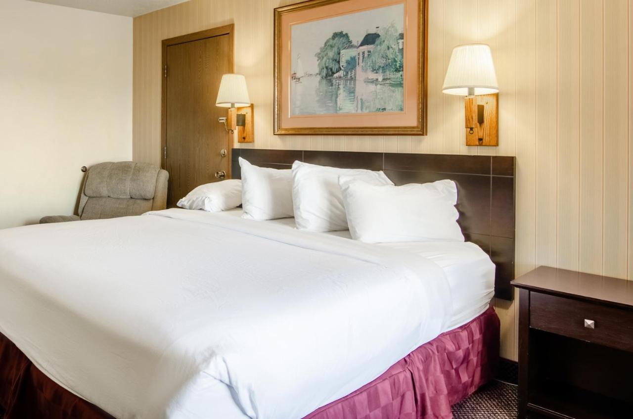 Americas Best Value Inn & Suites Ft Collins E At I-25 Fort Collins Eksteriør bilde
