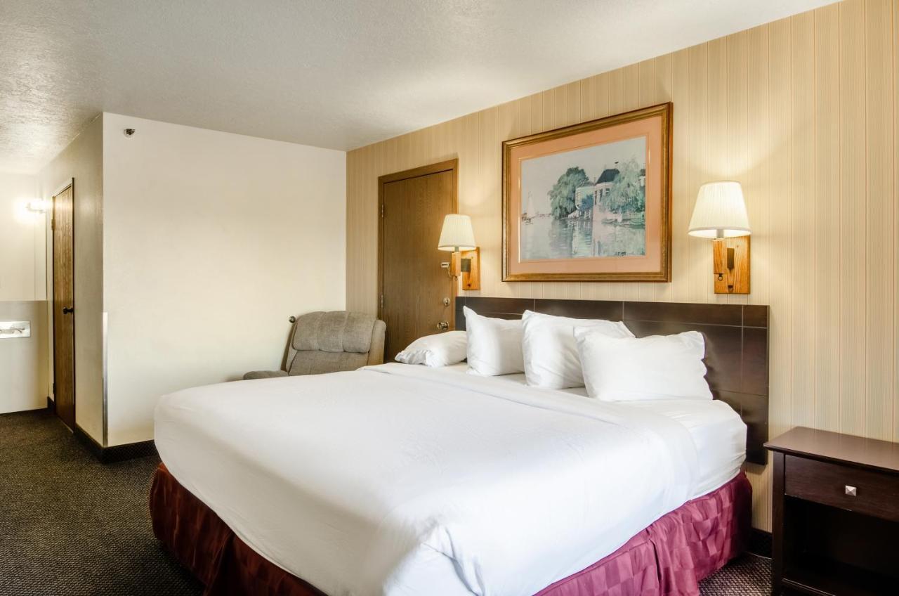 Americas Best Value Inn & Suites Ft Collins E At I-25 Fort Collins Eksteriør bilde