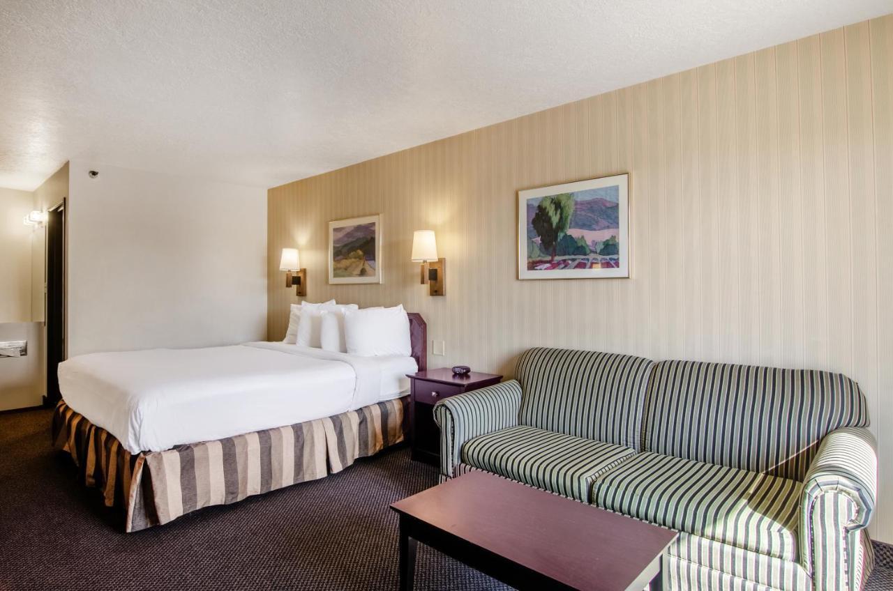 Americas Best Value Inn & Suites Ft Collins E At I-25 Fort Collins Eksteriør bilde