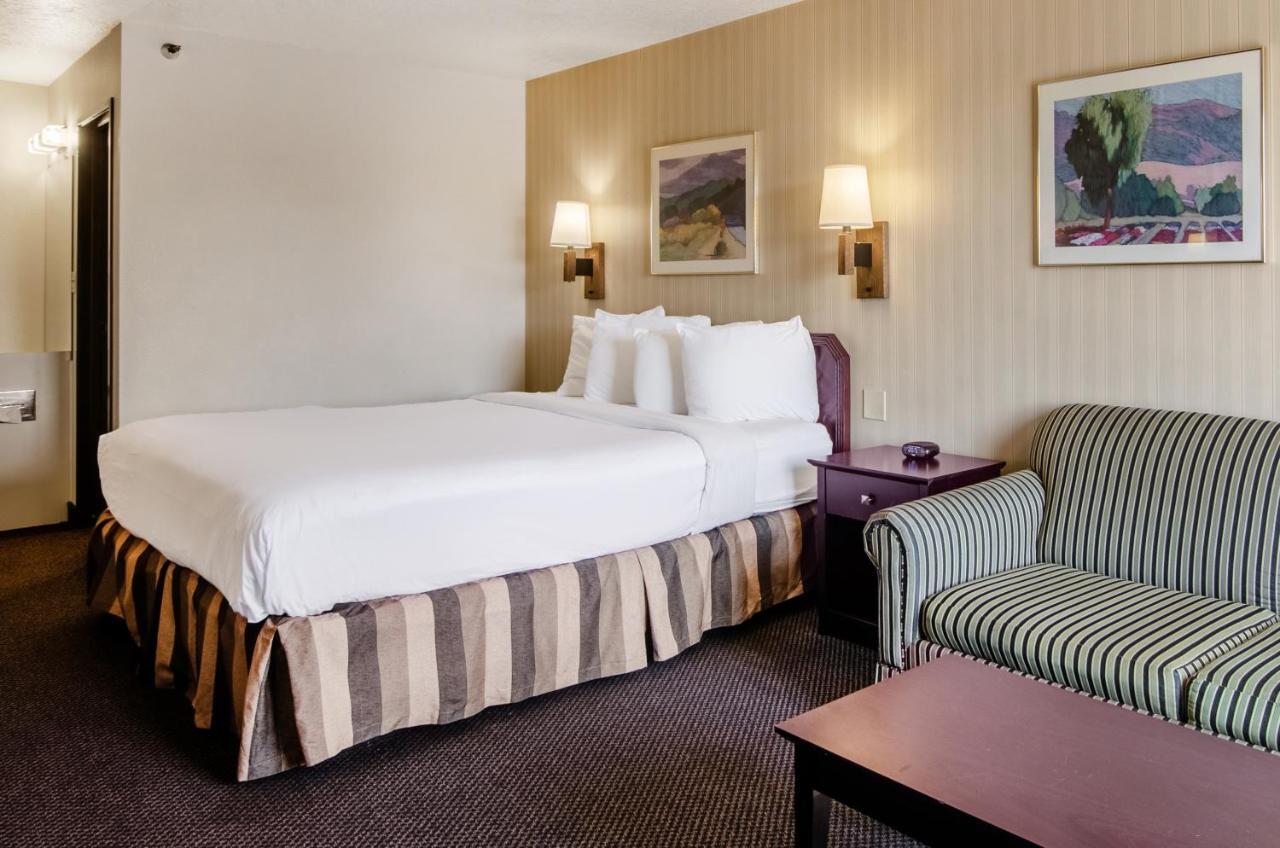 Americas Best Value Inn & Suites Ft Collins E At I-25 Fort Collins Eksteriør bilde